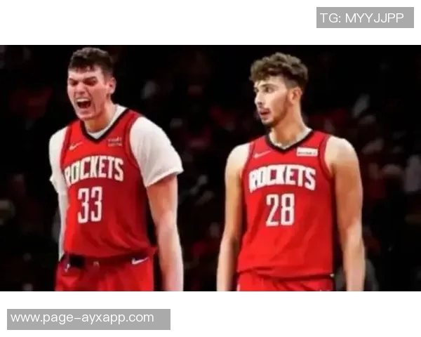 媒体人分析谢泼德与队友共同蹲底角的战术选择与出手权分配问题 媒体人分析谢泼德与队友共同蹲底角的战术选择与出手权分配问题